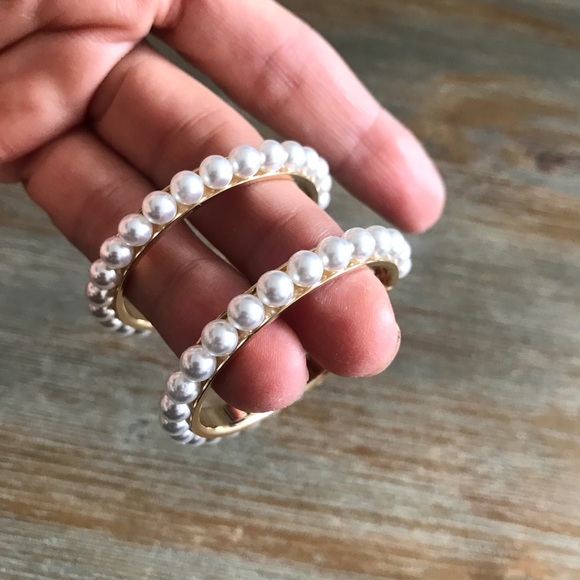 Amazing Pearl Hoop Earrings - NWT Great Gift - Picture 5 of 6